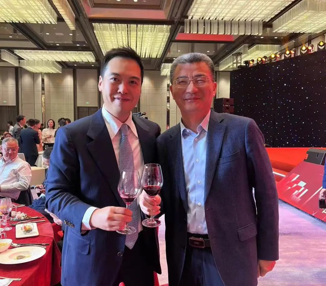 祝贺麦加芯彩成功上市! 祝贺麦加芯彩成功上市!